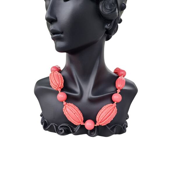 Vintage Chunky Coral Lucite Beaded Statement Necklace - Picture 3 of 8